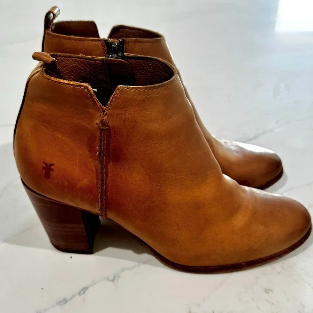 Frye very nice